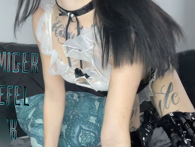 Trixie Tainted Porno Video: Cremiger Stiefel fi**