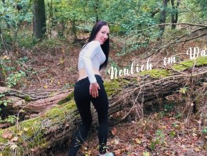 Trixie Tainted Porno Video: Neulich im Wald