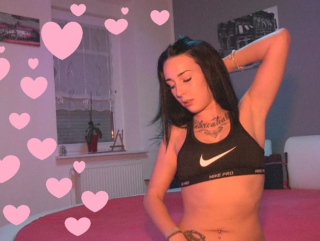 Trixie Tainted Porno Video: Trixie ganz Intim